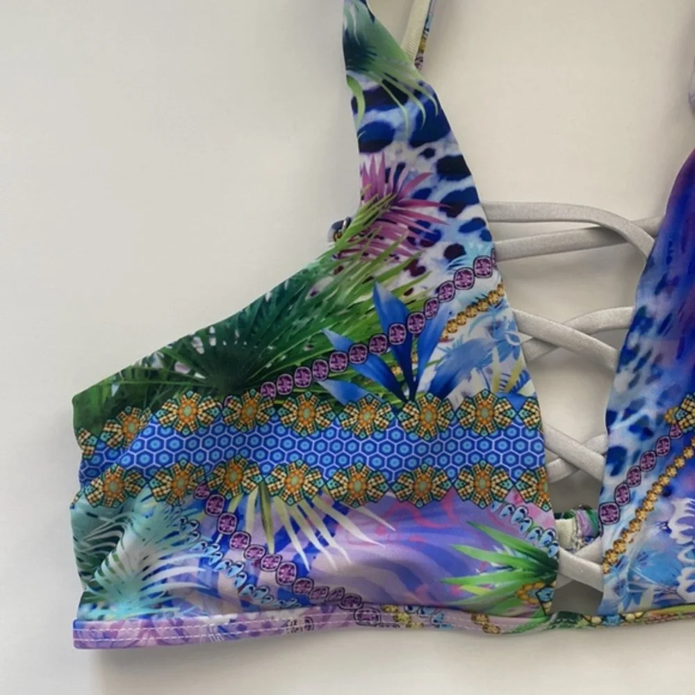 TiniBikini Swim‎ Top colorful blue and purple print size Large unpadded bikini
